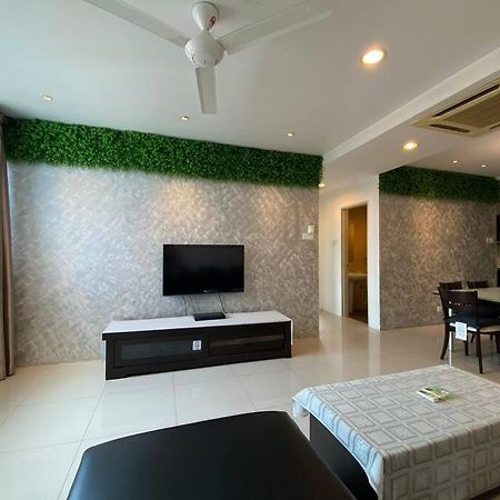 Spacious 3R,2R,Studio 5Min Walk To Time Square,Lalaport, Pool,Gym,Wifi Lägenhet Kuala Lumpur Exteriör bild