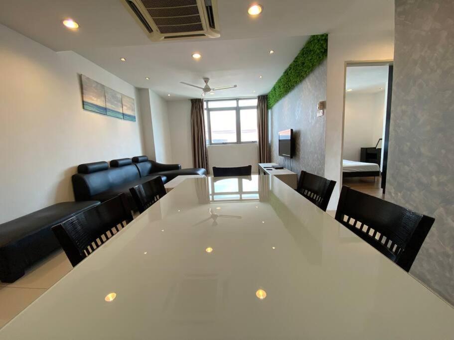 Spacious 3R,2R,Studio 5Min Walk To Time Square,Lalaport, Pool,Gym,Wifi Lägenhet Kuala Lumpur Exteriör bild