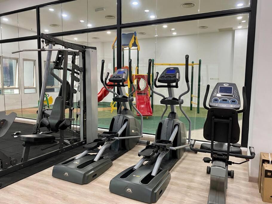 Spacious 3R,2R,Studio 5Min Walk To Time Square,Lalaport, Pool,Gym,Wifi Lägenhet Kuala Lumpur Exteriör bild