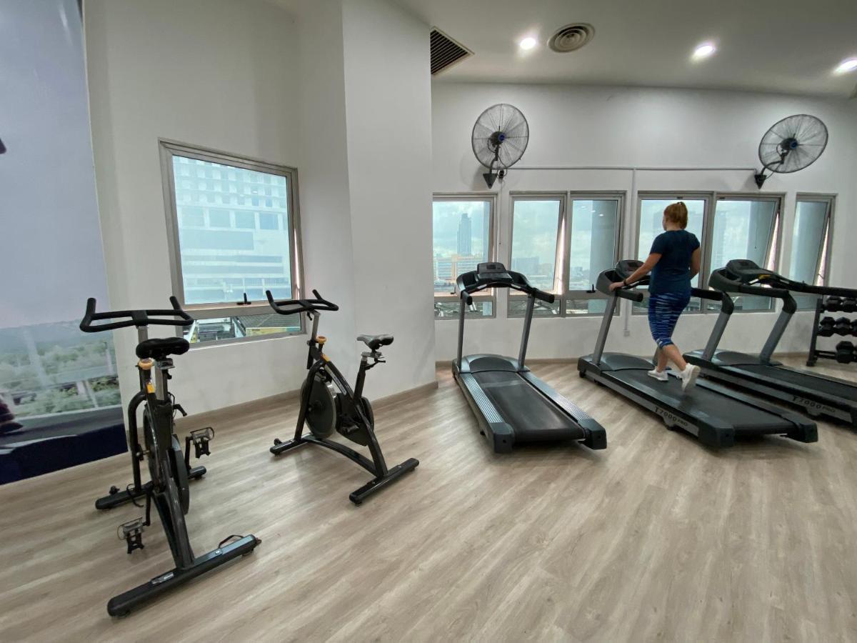 Spacious 3R,2R,Studio 5Min Walk To Time Square,Lalaport, Pool,Gym,Wifi Lägenhet Kuala Lumpur Exteriör bild