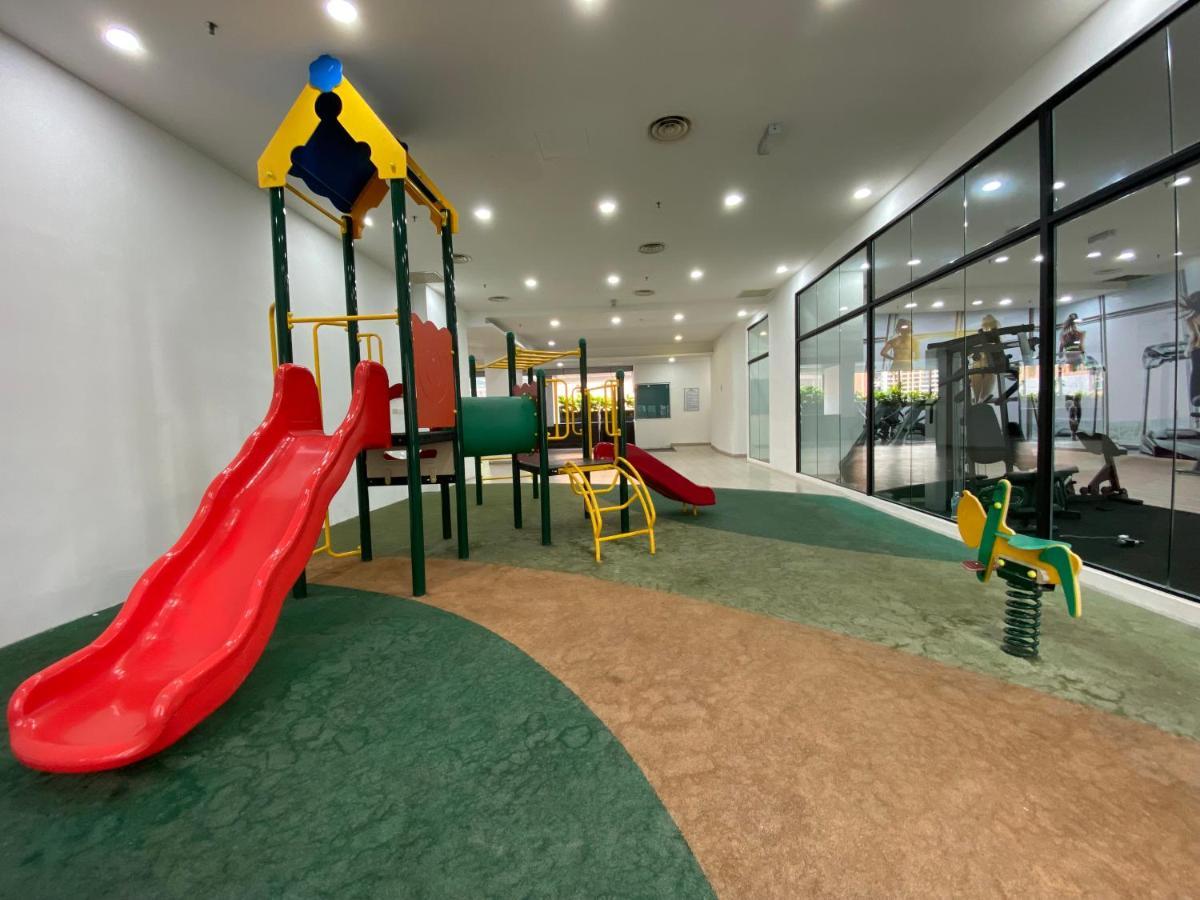 Spacious 3R,2R,Studio 5Min Walk To Time Square,Lalaport, Pool,Gym,Wifi Lägenhet Kuala Lumpur Exteriör bild