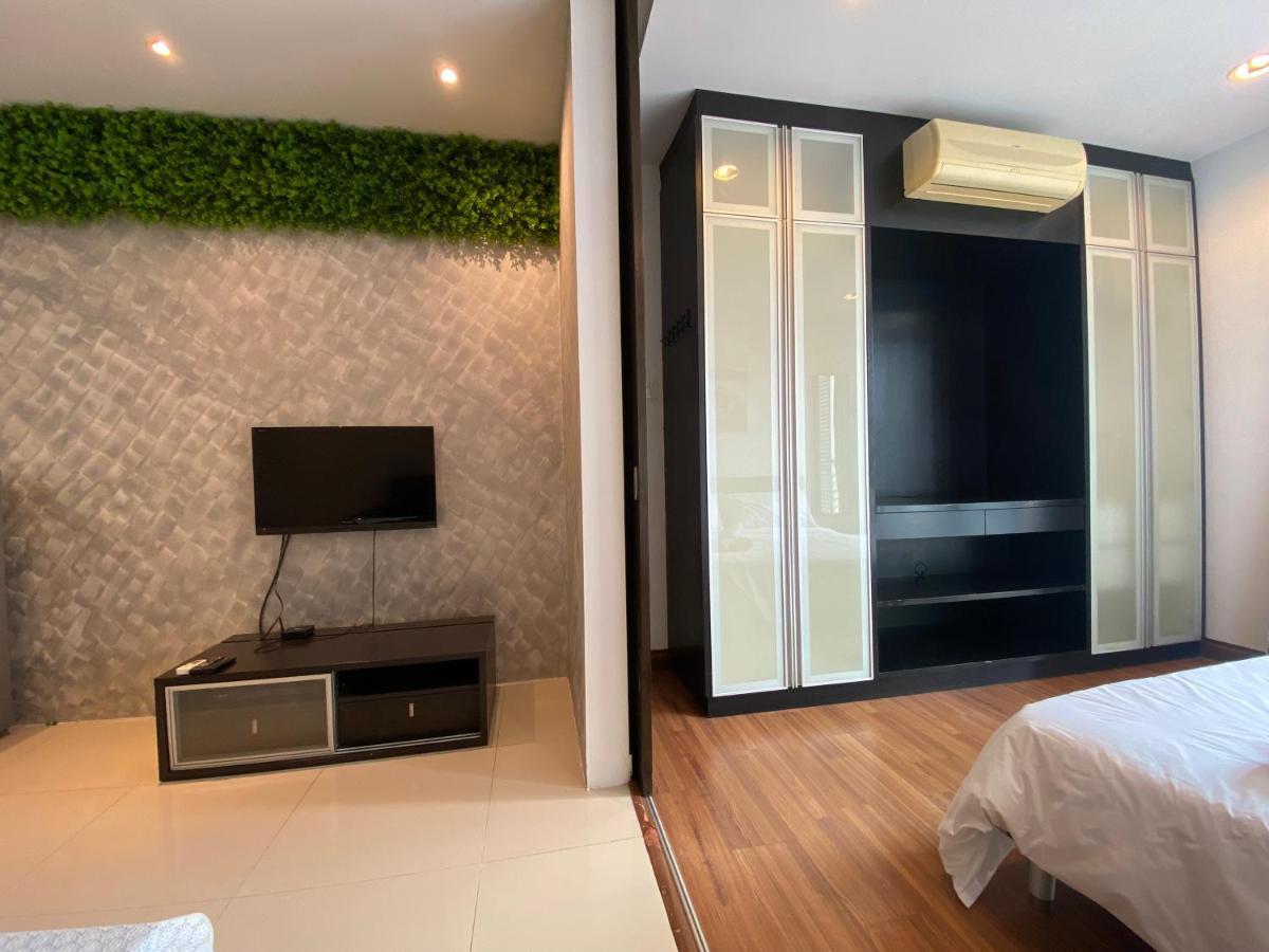 Spacious 3R,2R,Studio 5Min Walk To Time Square,Lalaport, Pool,Gym,Wifi Lägenhet Kuala Lumpur Exteriör bild
