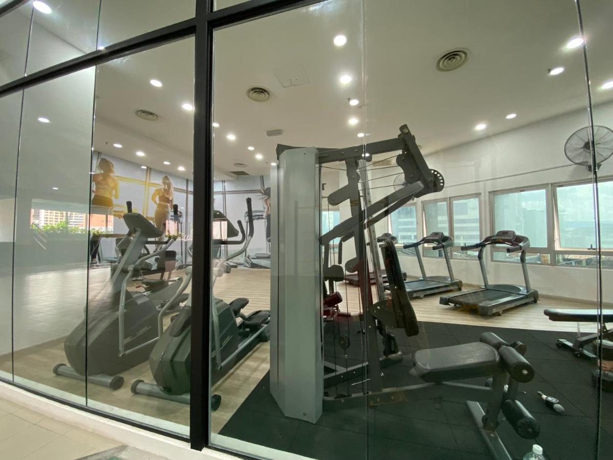 Spacious 3R,2R,Studio 5Min Walk To Time Square,Lalaport, Pool,Gym,Wifi Lägenhet Kuala Lumpur Exteriör bild