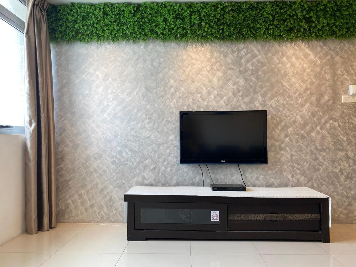 Spacious 3R,2R,Studio 5Min Walk To Time Square,Lalaport, Pool,Gym,Wifi Lägenhet Kuala Lumpur Exteriör bild